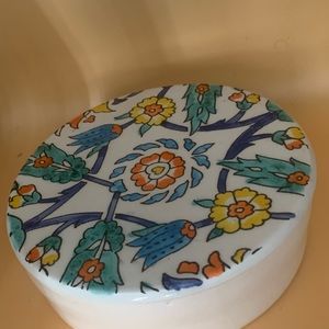 Round Container Plant Style